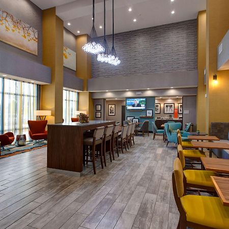 Hampton Inn & Suites-Wichita/Airport, Ks Exterior photo