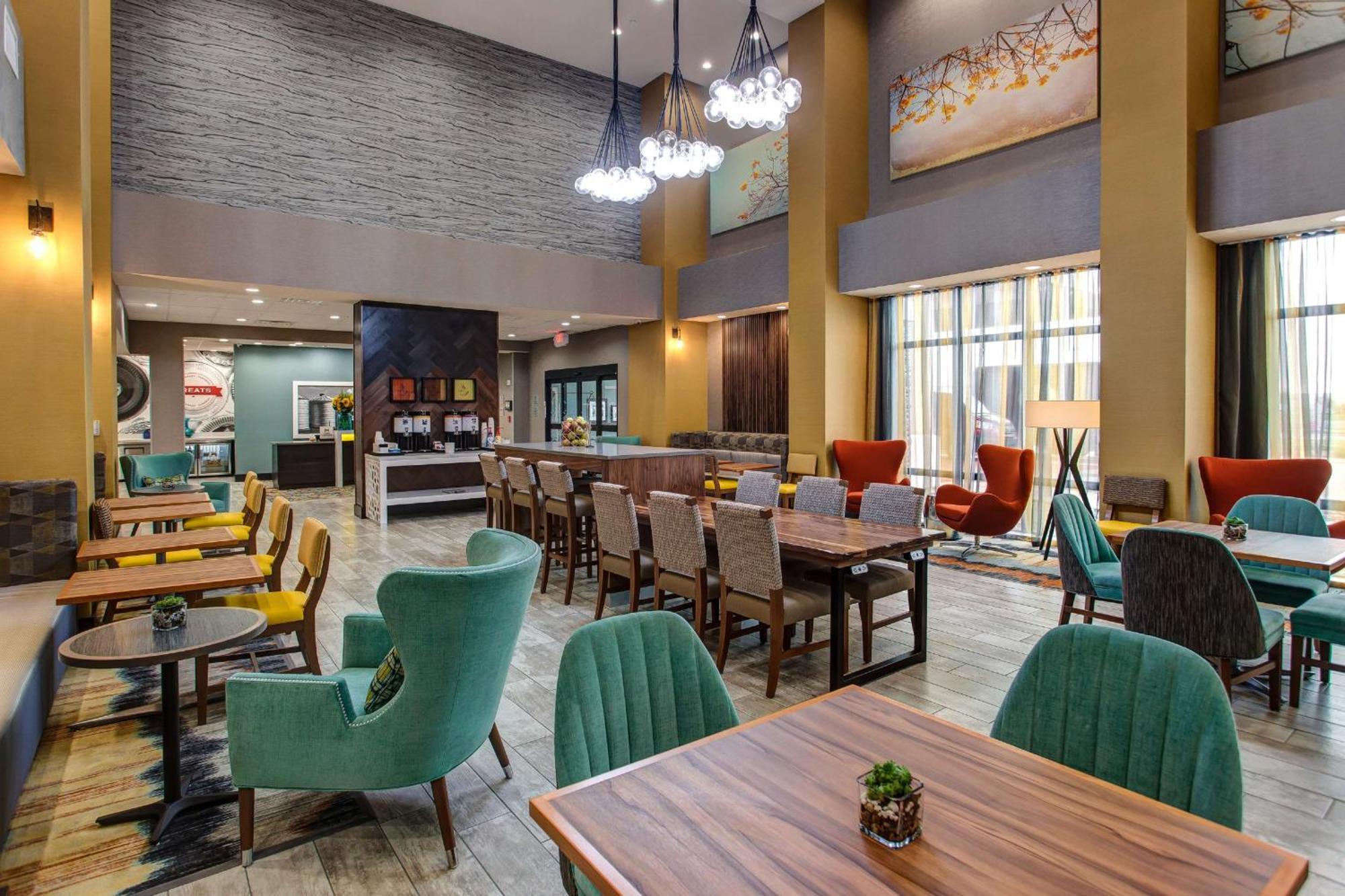 Hampton Inn & Suites-Wichita/Airport, Ks Exterior photo